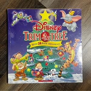 Disney Trim A Tree 24‎ Board Book Ornaments Vintage 2003 New In Sealed Package